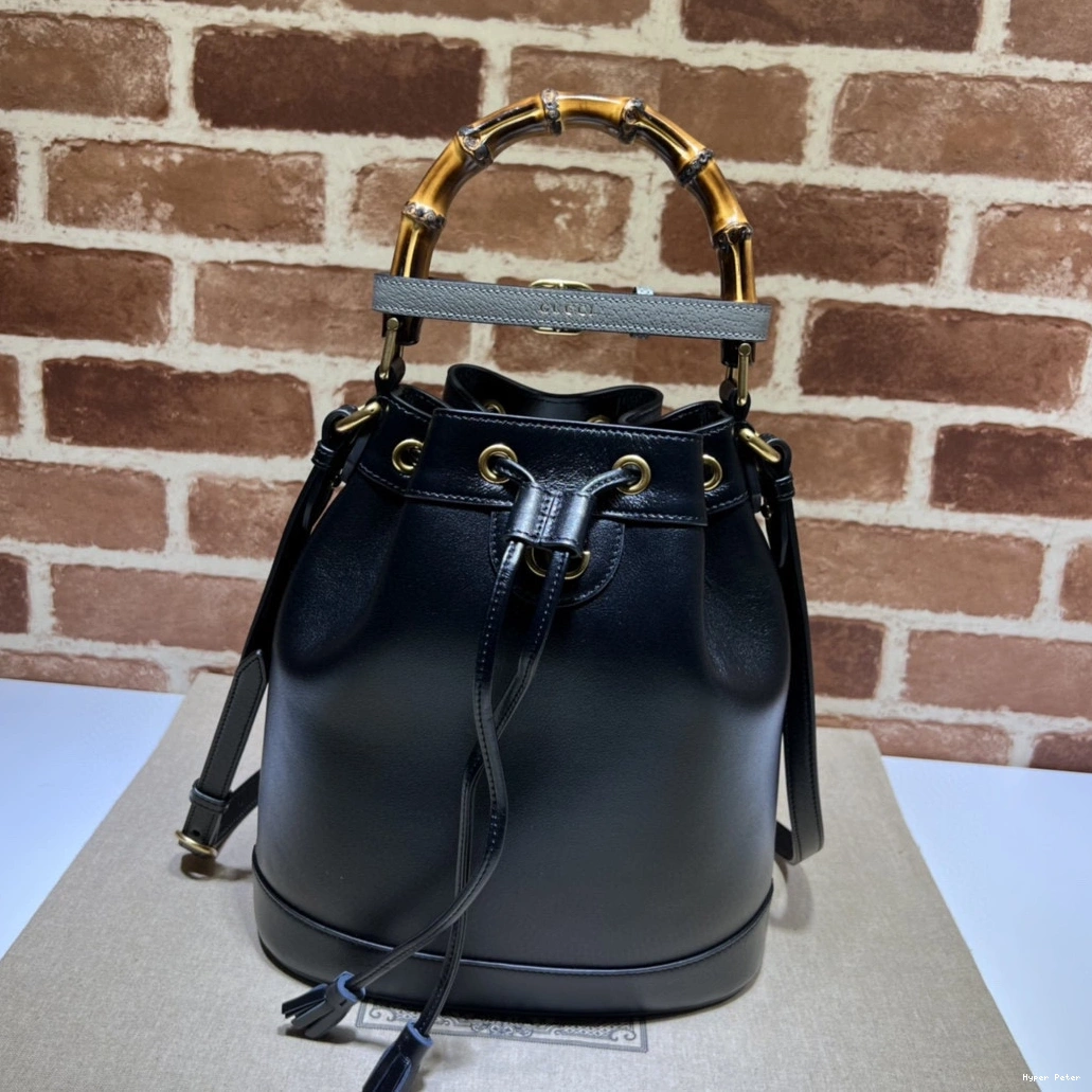 Hyperpeter Diana small bucket bag Gucci 0723